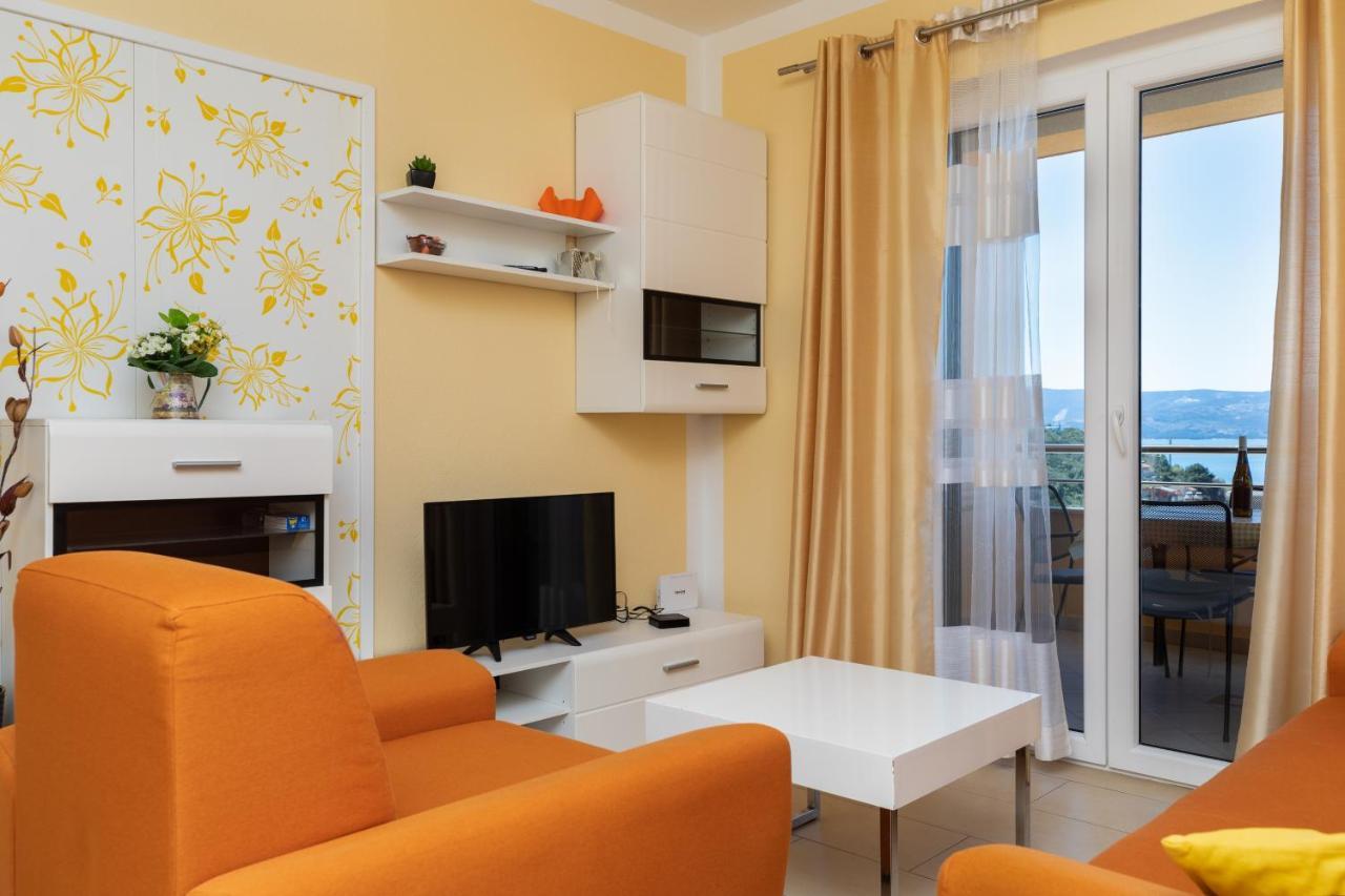 Apartments With A Parking Space Dugi Rat, Omis - 19516 Exterior photo
